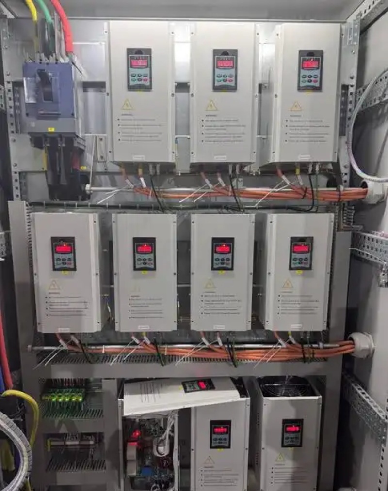 693d29ae941de.jpg 轮胎硫化机采用电磁加热_看图王.jpg